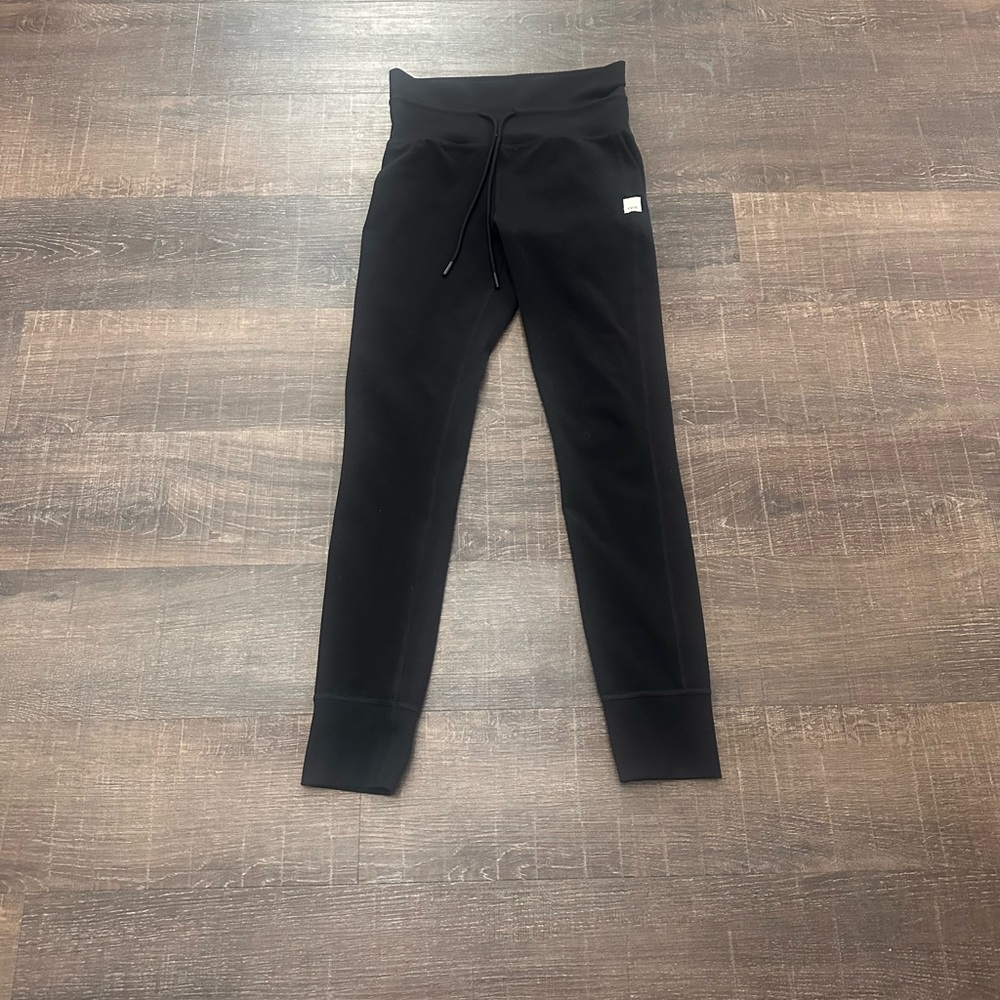 Vuori Black High-Waist Leggings